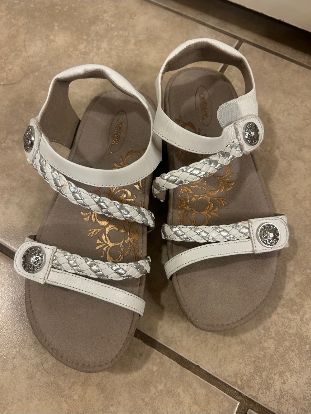 Like NEW Aetrex White Braided Strap Sandals with Silver Accents - Women